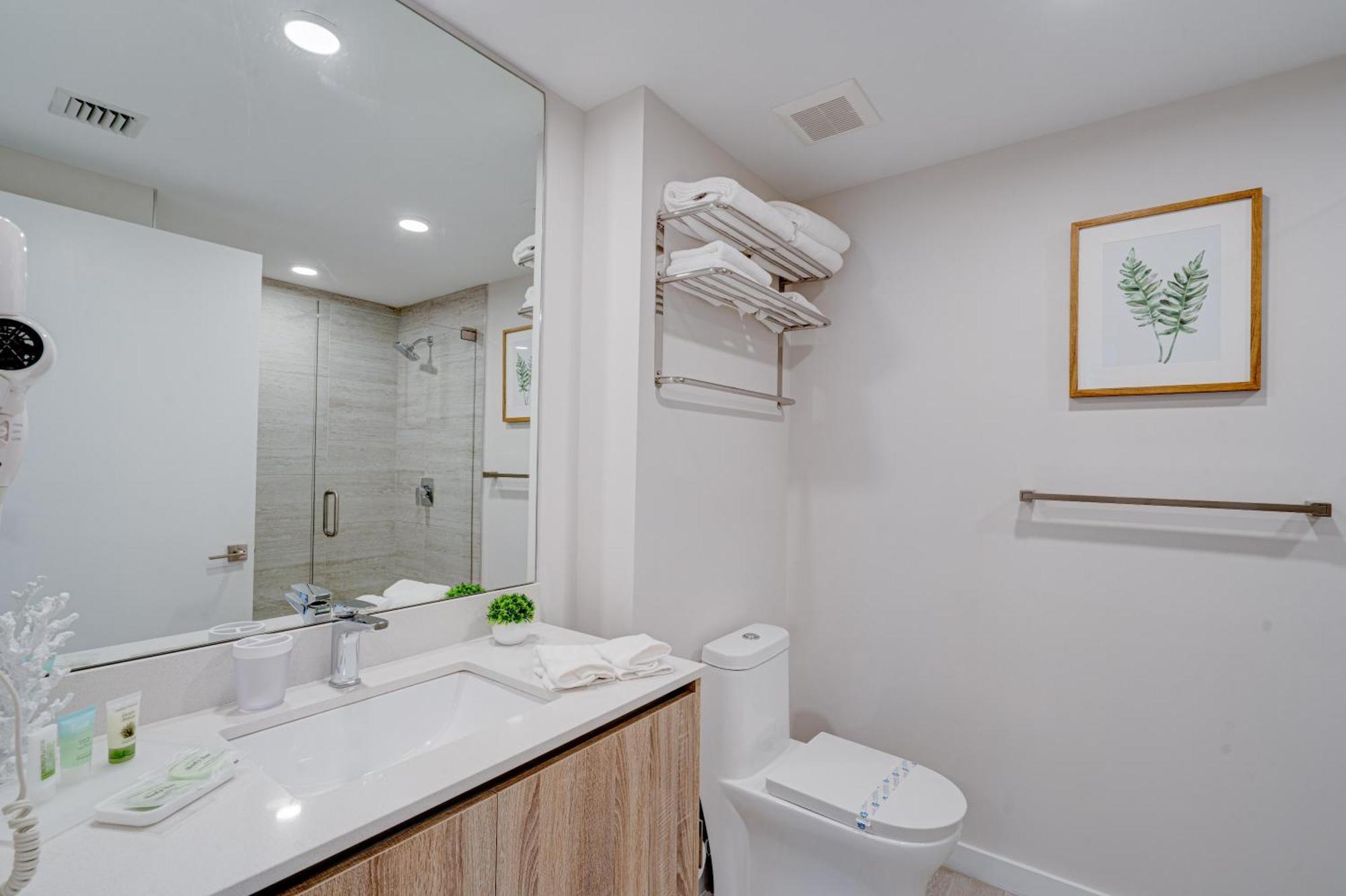 3900-717as Design District, 2 Bedrooms & 2 Bathrooms & Bay