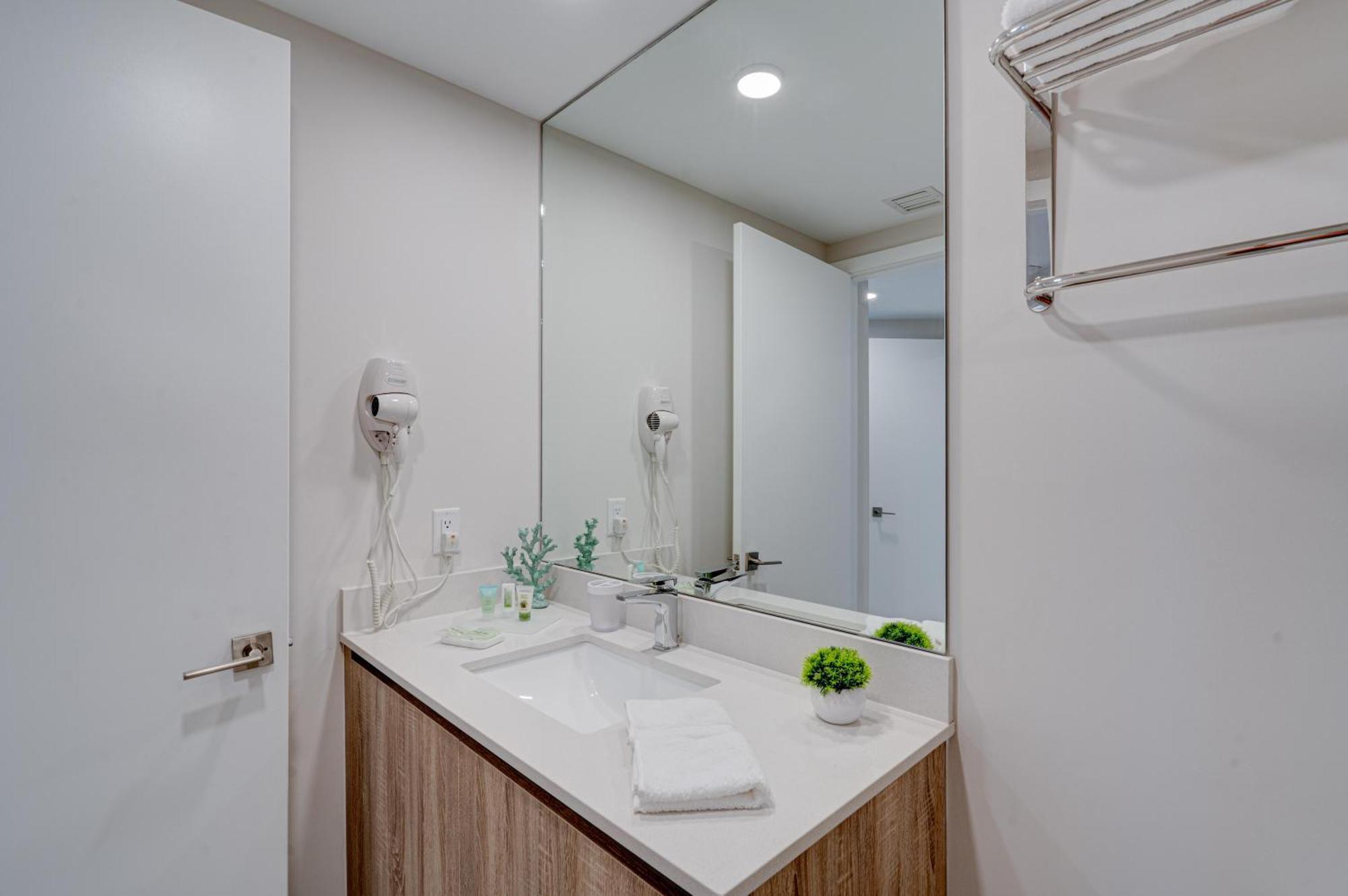Apartamento 3900-717as Design District, 2 Bedrooms & 2 Bathrooms & Bay