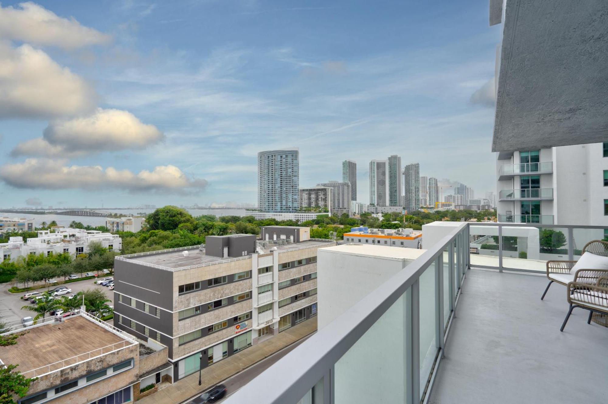 Apartamento 3900-717as Design District, 2 Bedrooms & 2 Bathrooms & Bay Miami