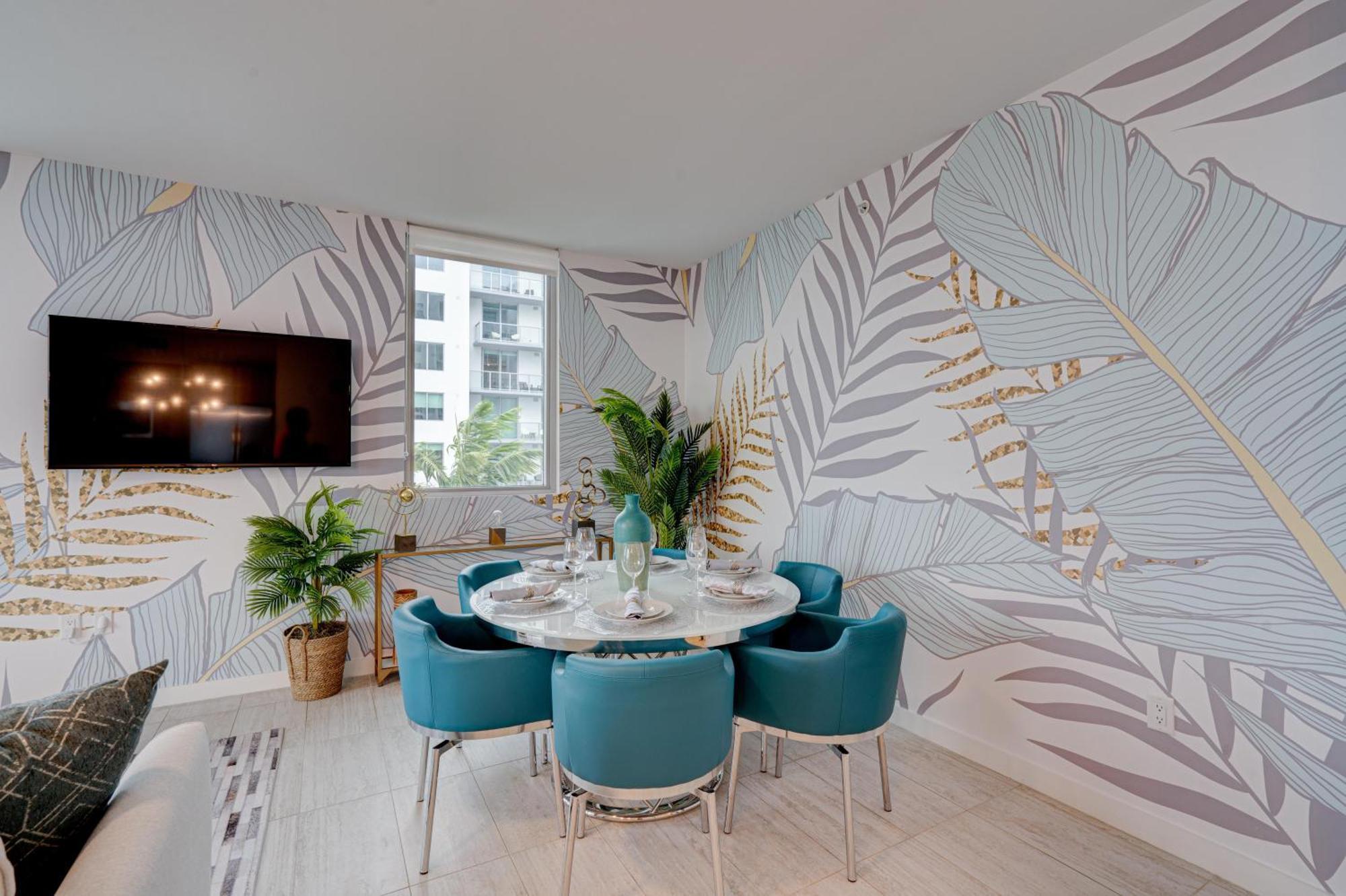 3900-717as Design District, 2 Bedrooms & 2 Bathrooms & Bay